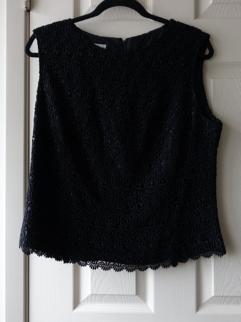 Vintage Embroidered Lace Mirror Room Sleeveless top